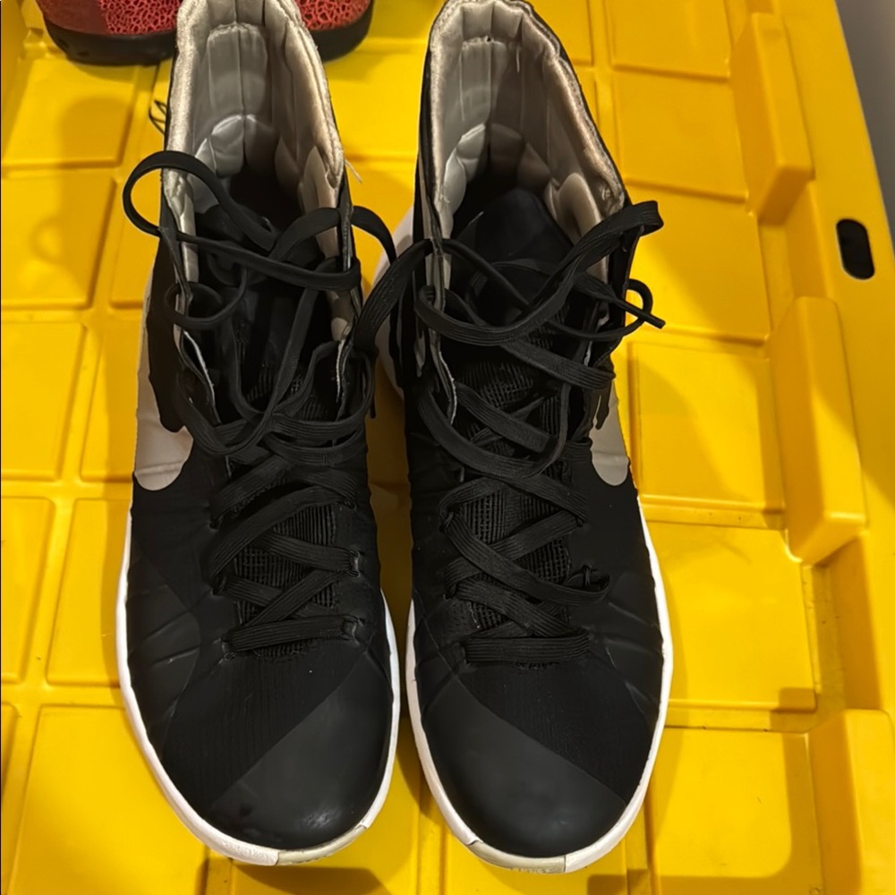 Nike Black and White Athletic Shoes